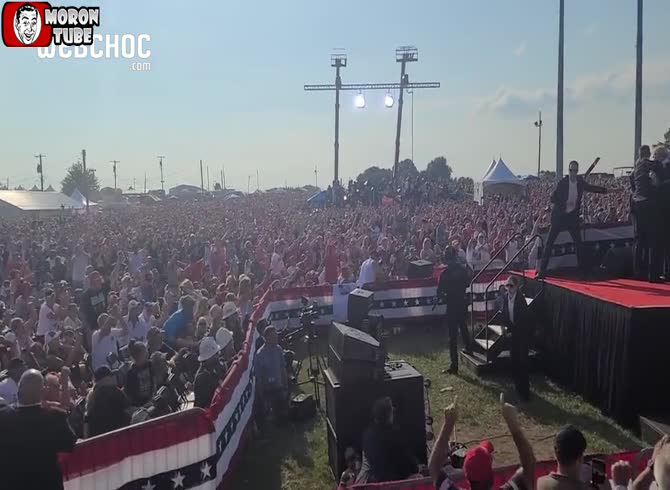 Video :Unprecedented footage of the frantic minutes following Trump's rescue during an assassination attempt
